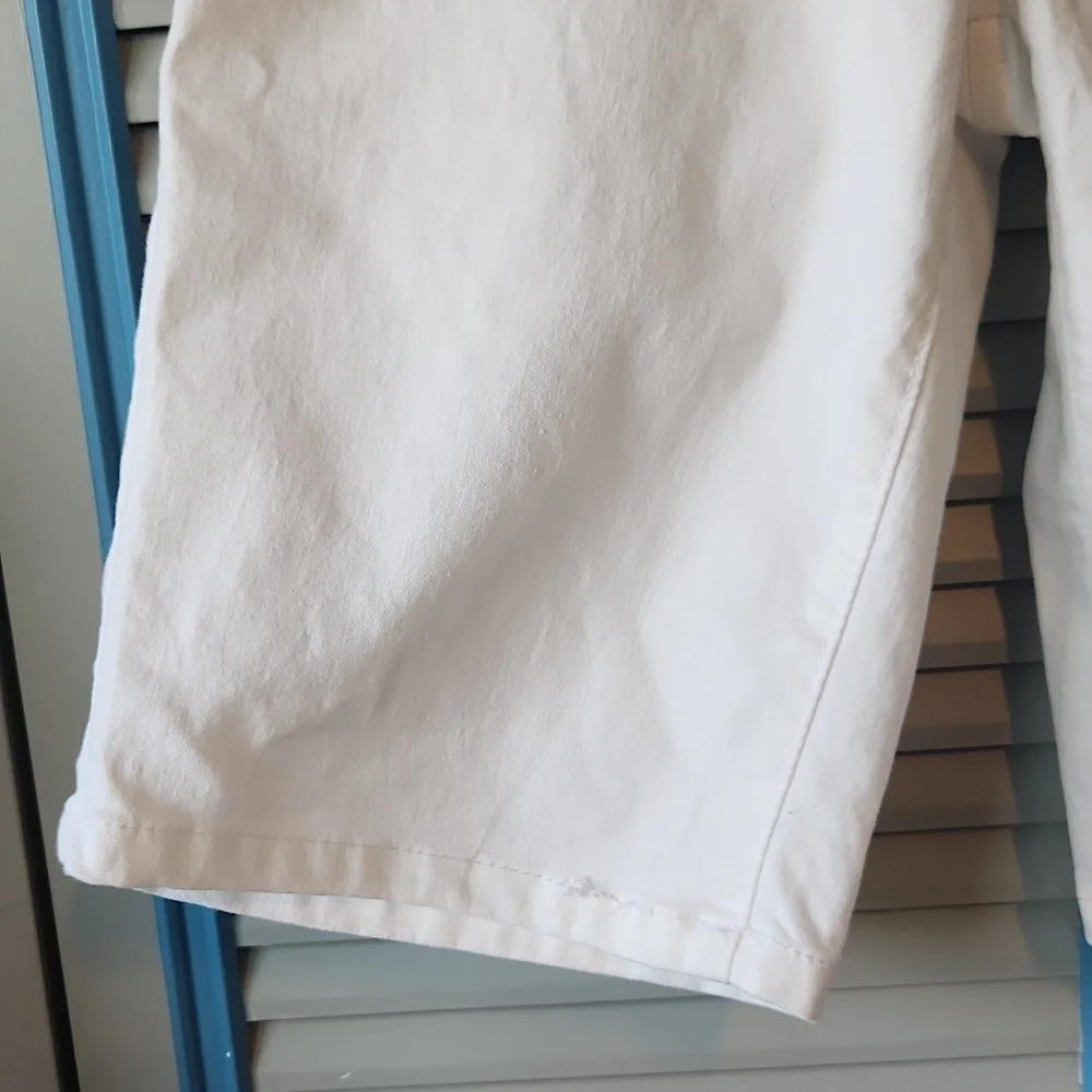 Tahari White Abigail Bermuda Shorts - Picture 6 of 13